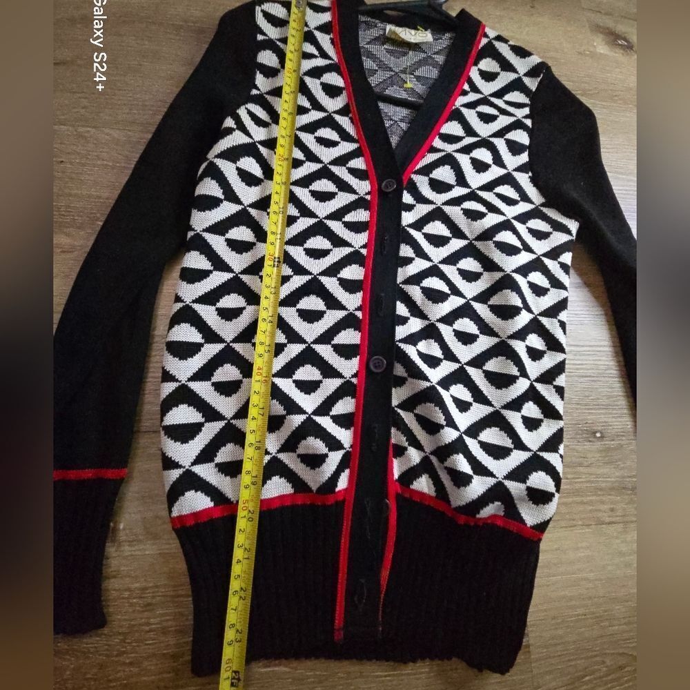 Vivo Black and White Knitwear - Picture 3 of 7